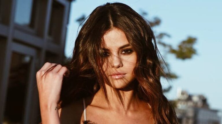 Selena Gomez Sudah Menderita Penyakit Lupus Sejak 2015
