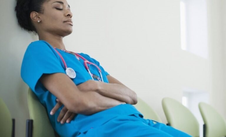 7 Tips Tidur Untuk Pekerja Shift Malam